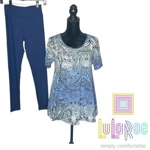 LulaRoe Perfect Tee and Legging Outfit. Top is Size Extra Small.  O/S Leggings